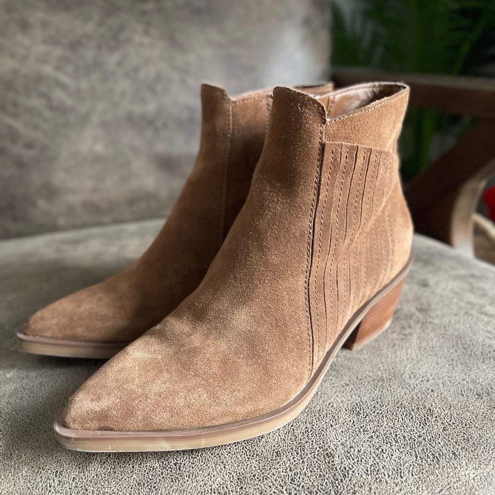 Dolce Vita Salome Suede Bootie Sz 5.5